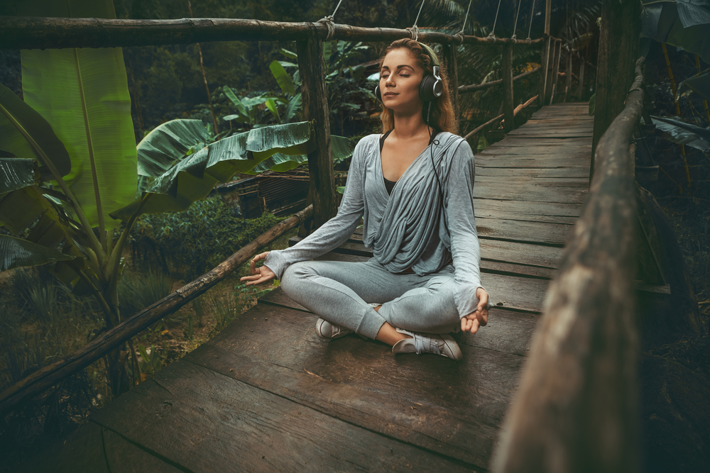 meditate-with-headphones